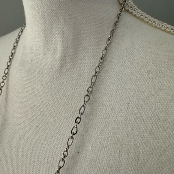 Silver Minimalist Circles Chunky Necklace. Lobster clasp 30” - Picture 4 of 7